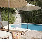 Dionysos Hotel 3*